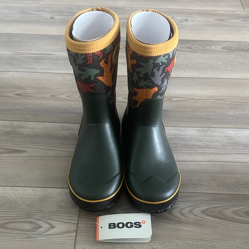 Bogs Kids' Forest Camo Boots size 6 (39) - Picture 2 of 9